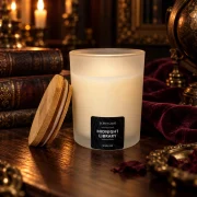 Midnight Library Dark Romance Duftkerze in mattem Glas mit Holzdeckel